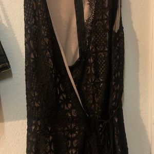 4SIENNA romper - xs lace romper (worn once)